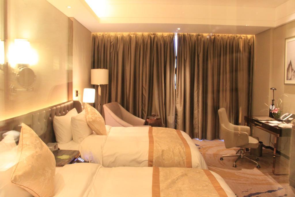 Howard Johnson Qinlu Plaza Yingtan Exterior foto